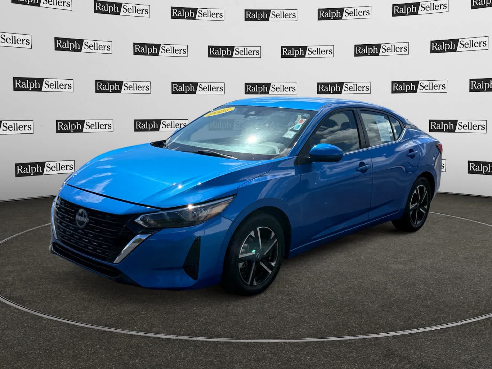 Used 2025 Nissan Sentra SV FWD image 2