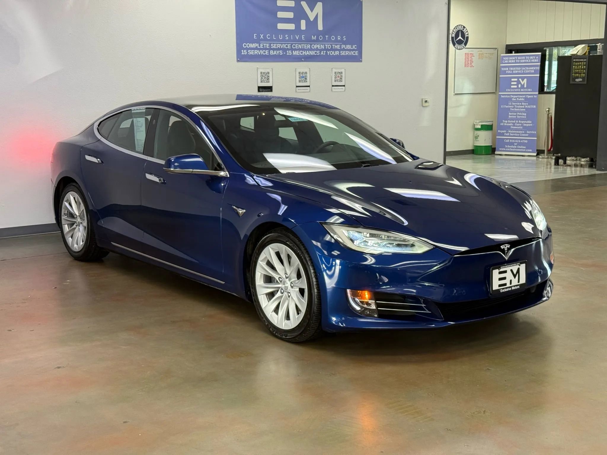 Used 2019 Tesla Model S Standard Range image 2