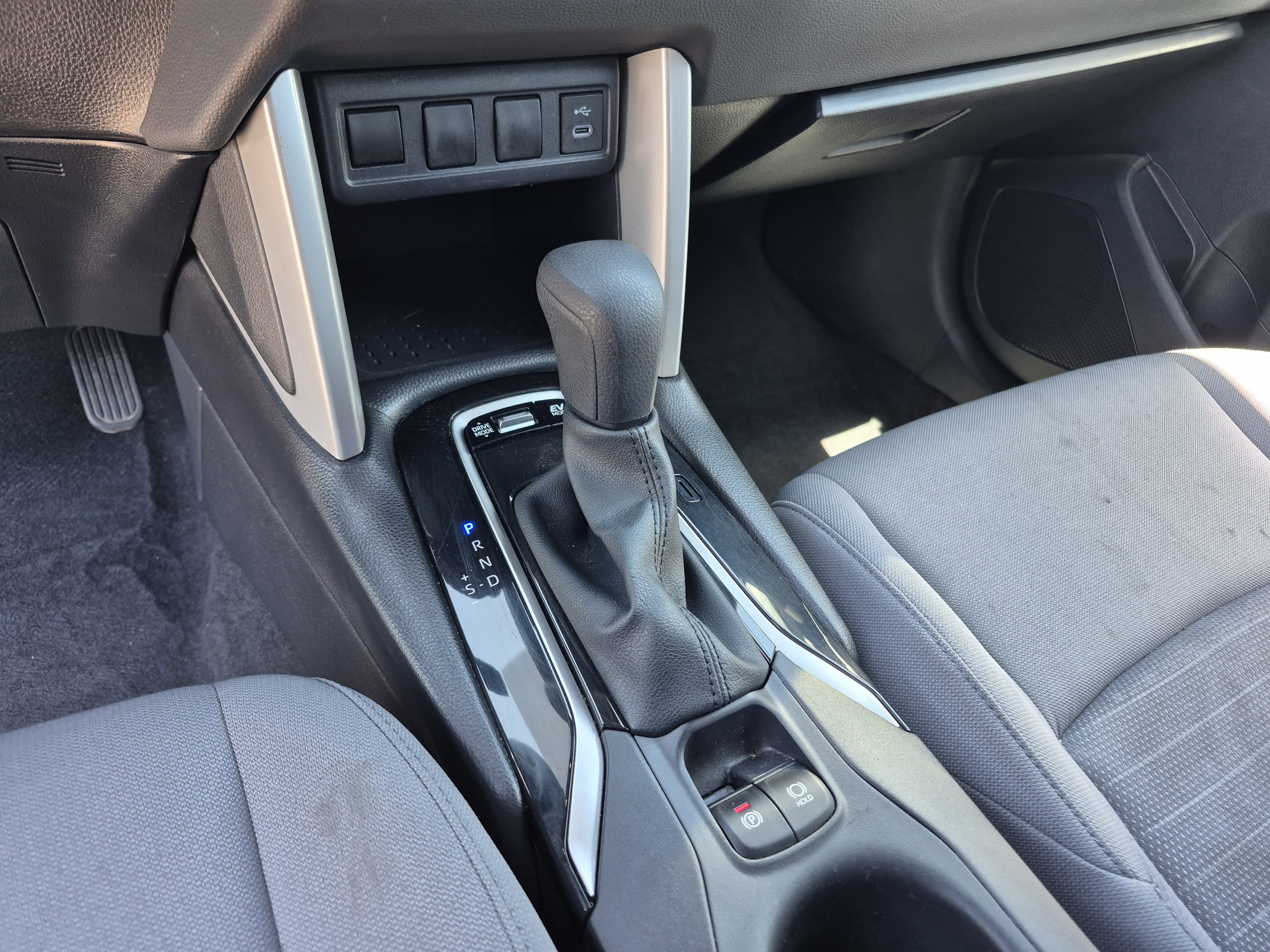 Used 2025 Toyota Corolla Cross AWD Hybrid image 12