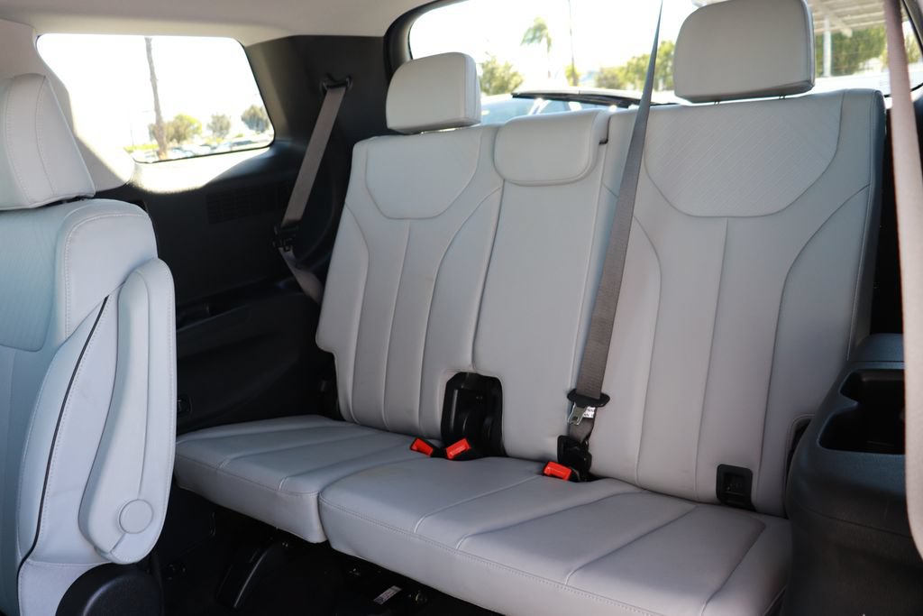 Used 2025 Hyundai Palisade SEL FWD image 15