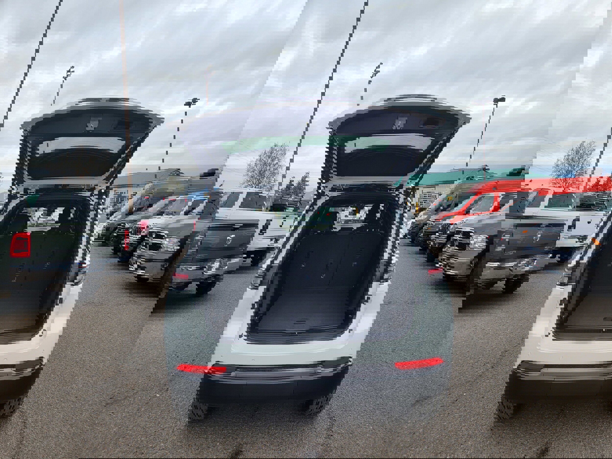 New 2026 Jeep Grand Cherokee Limited w/ Limited Altitude Package image 11