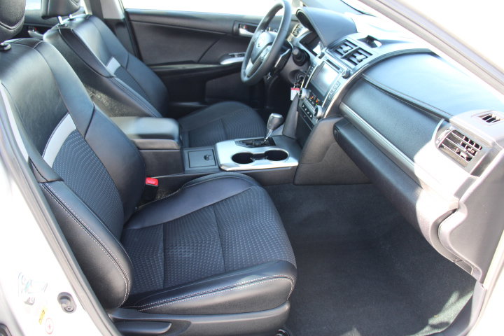 Used 2014 Toyota Camry SE image 19