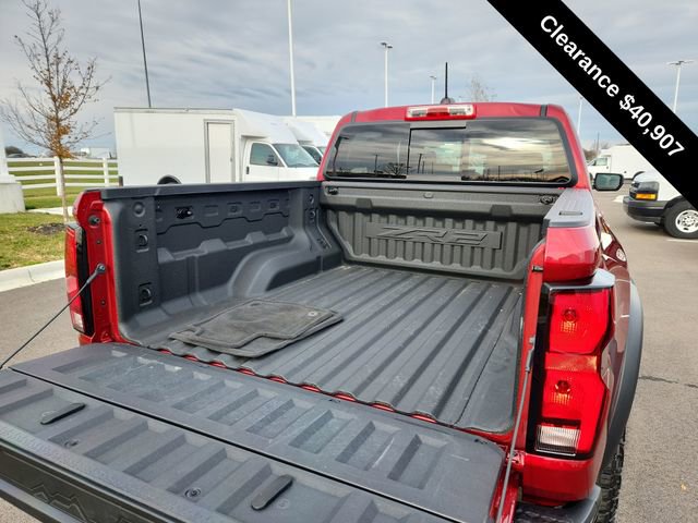 Used 2024 Chevrolet Colorado ZR2 w/ Technology Package image 30