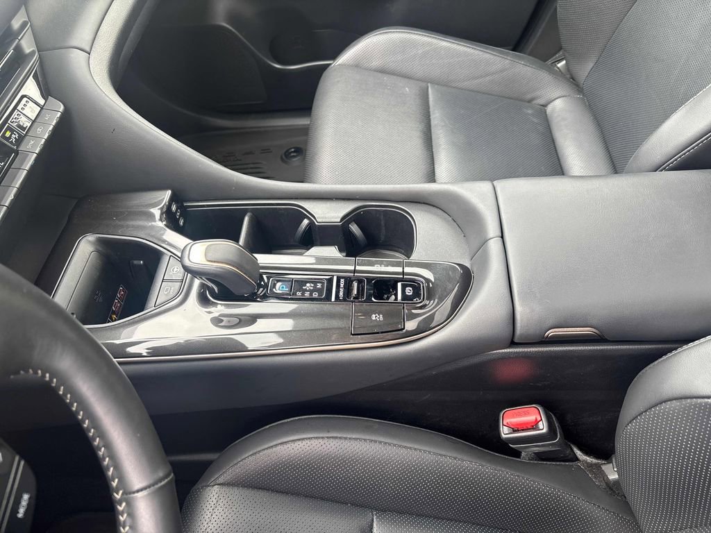 Used 2024 Toyota Crown Platinum AWD/4WD image 18