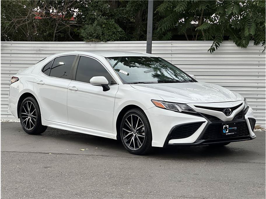 Used 2023 Toyota Camry SE FWD image 8