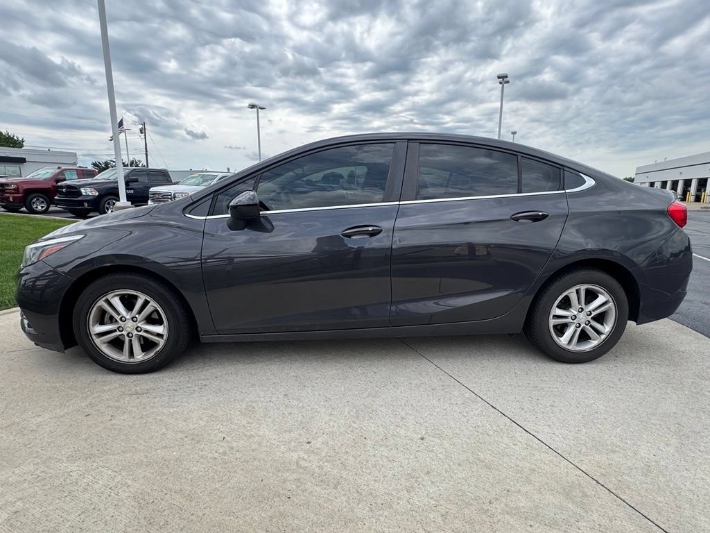 Used 2016 Chevrolet Cruze LT w/ Convenience Package FWD image 4