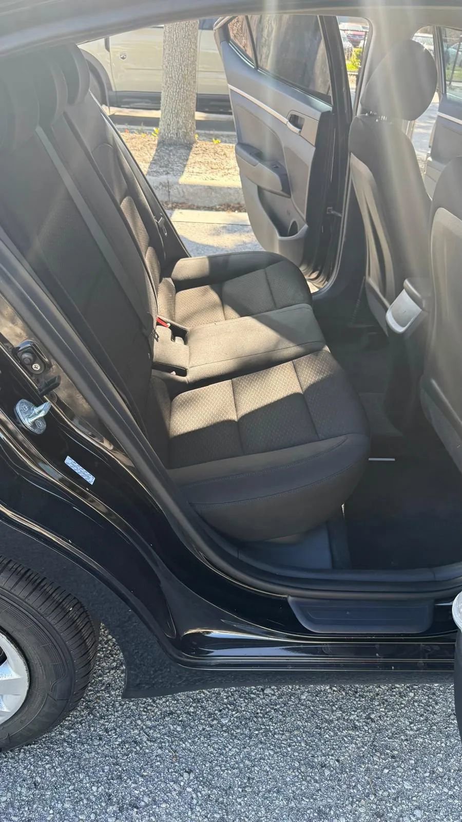 Used 2019 Hyundai Elantra SE w/ Cargo Package FWD image 11