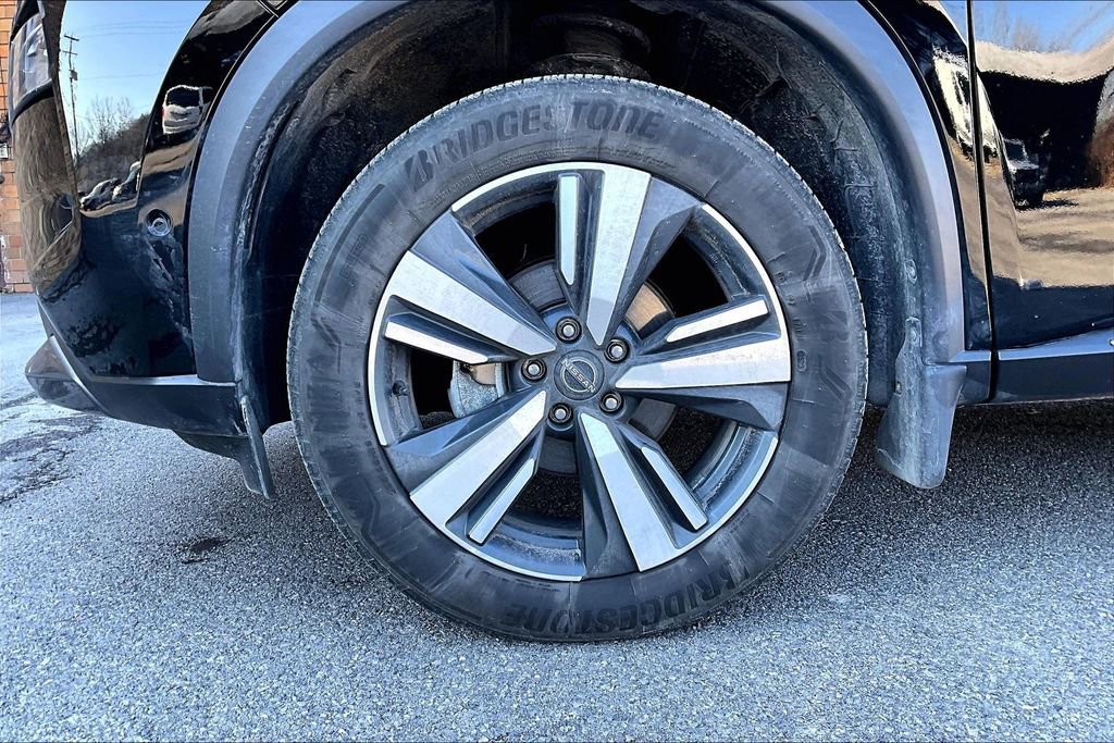 Used 2023 Nissan Rogue SL w/ SL Premium Package image 9
