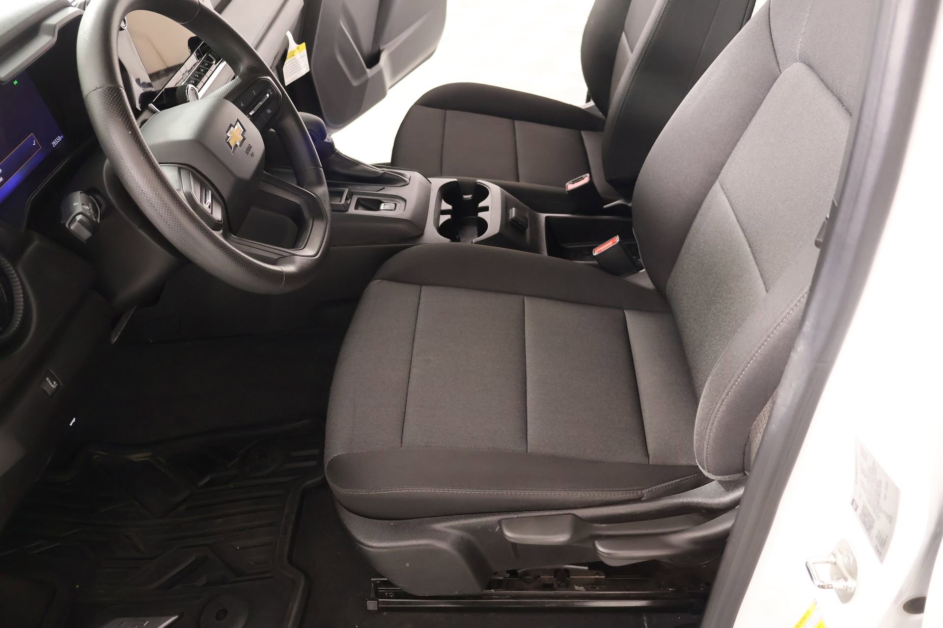 Used 2024 Chevrolet Colorado W/T image 10