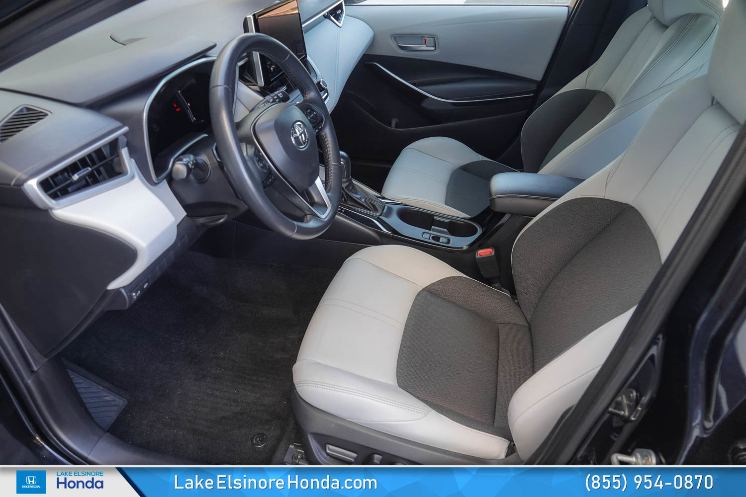 Used 2023 Toyota Corolla XSE image 14