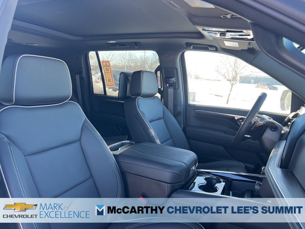 New 2026 Chevrolet Suburban Premier image 16