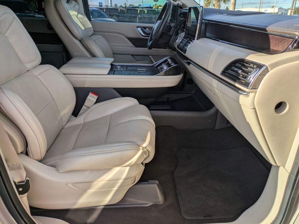 Used 2018 Lincoln Navigator L Reserve w/ Technology Package image 15
