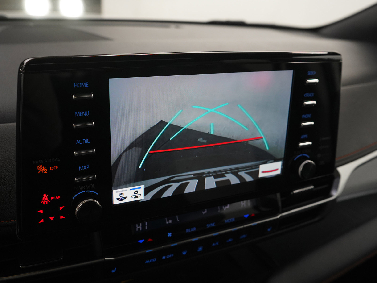 Used 2021 Toyota Sienna XSE AWD/4WD image 24
