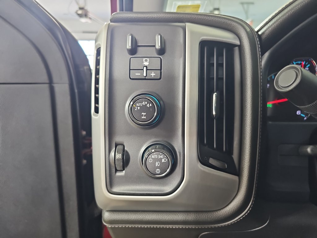 Used 2017 GMC Sierra 1500 SLE w/ SLE Value Package AWD/4WD image 30