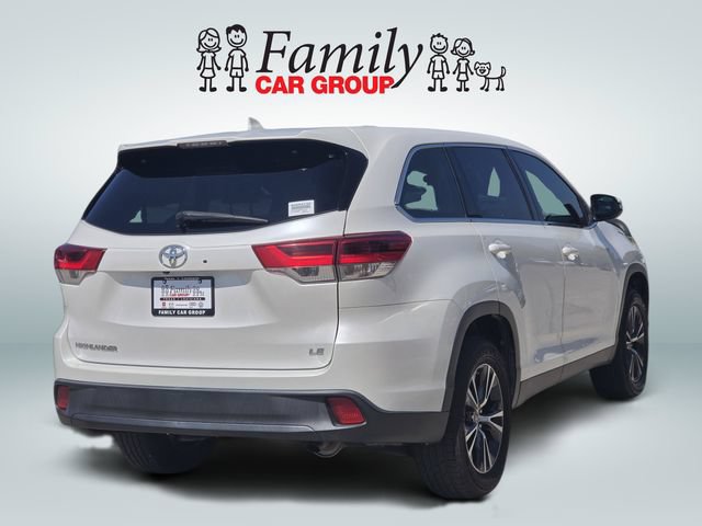 Used 2019 Toyota Highlander Plus FWD image 4
