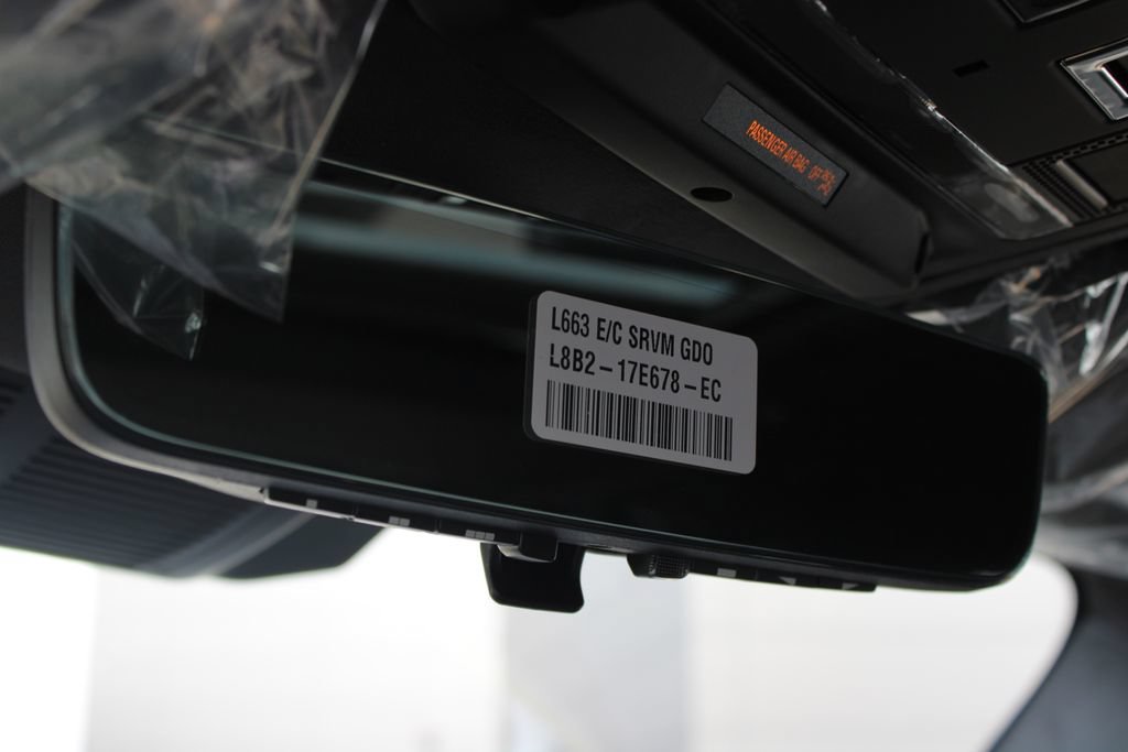New 2026 Land Rover Defender 110 OCTA AWD/4WD image 38