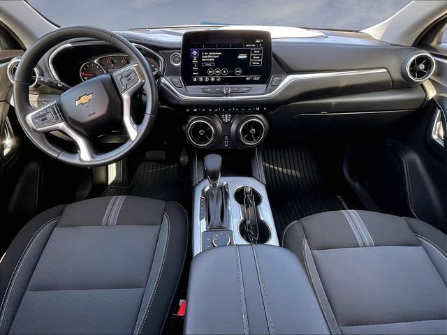 Used 2026 Chevrolet Blazer LT FWD image 5
