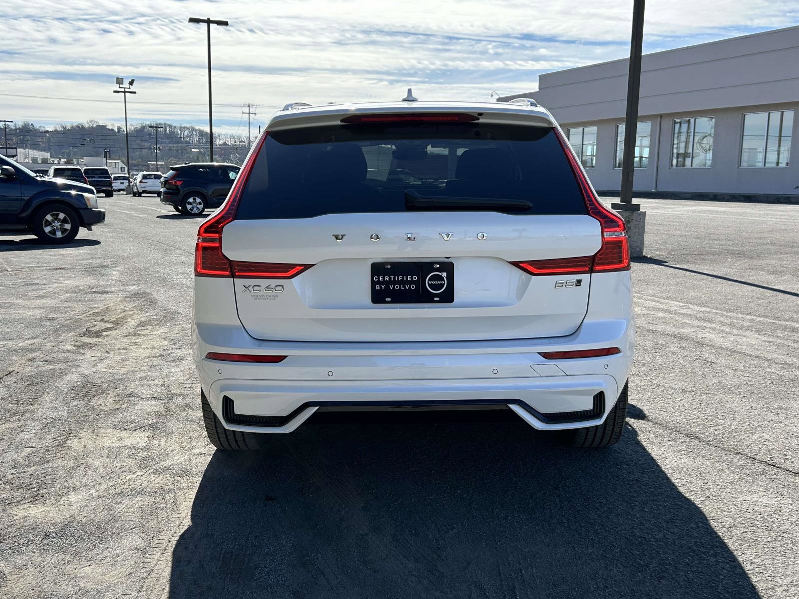 Certified 2023 Volvo XC60 B5 Plus w/ Climate Package image 4