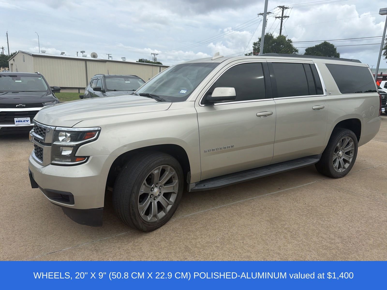 Used 2016 Chevrolet Suburban LT RWD image 4