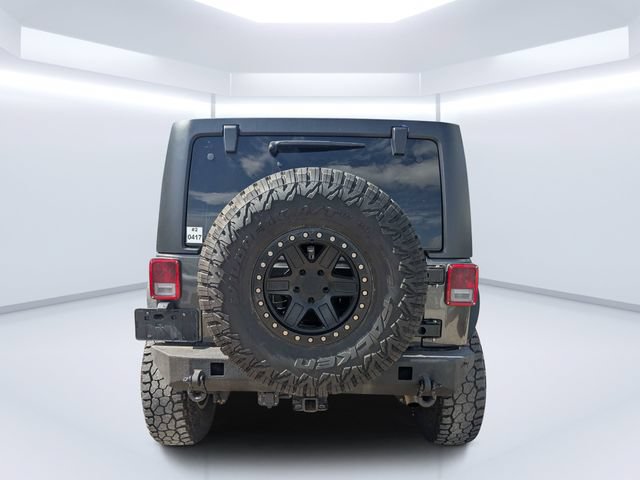 Used 2017 Jeep Wrangler Unlimited Rubicon w/ Connectivity Group AWD/4WD image 4