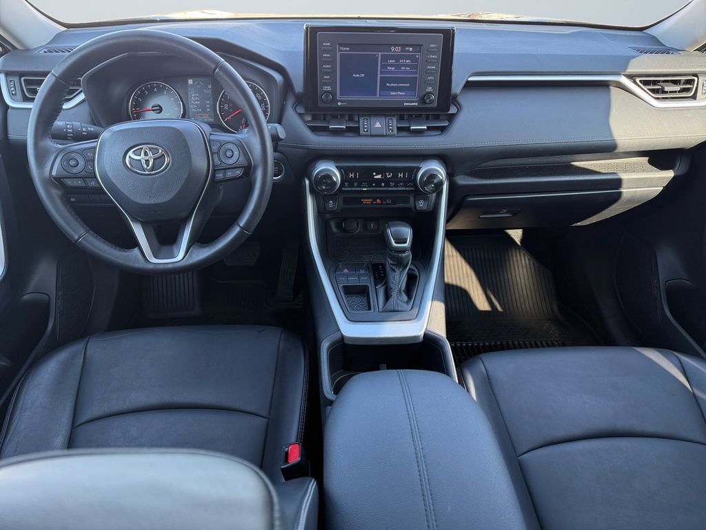 Used 2022 Toyota RAV4 XLE Premium image 10