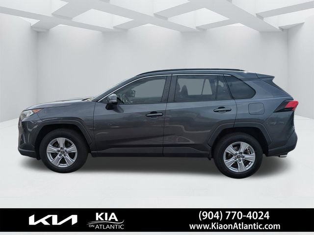 Used 2019 Toyota RAV4 XLE w/ Convenience Package FWD image 6
