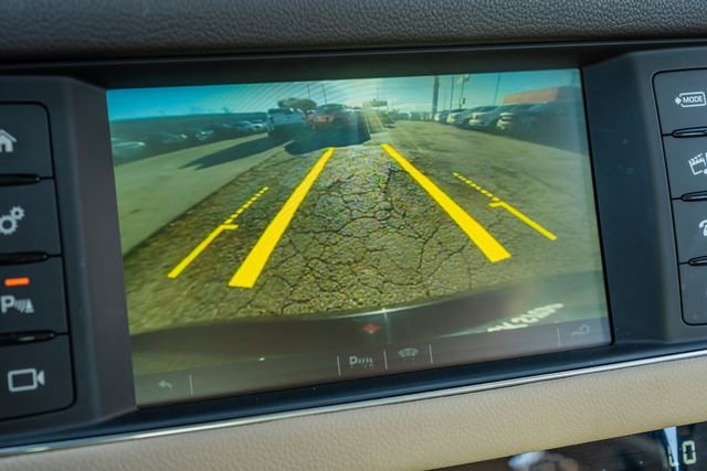 Used 2016 Jaguar XF Premium image 29