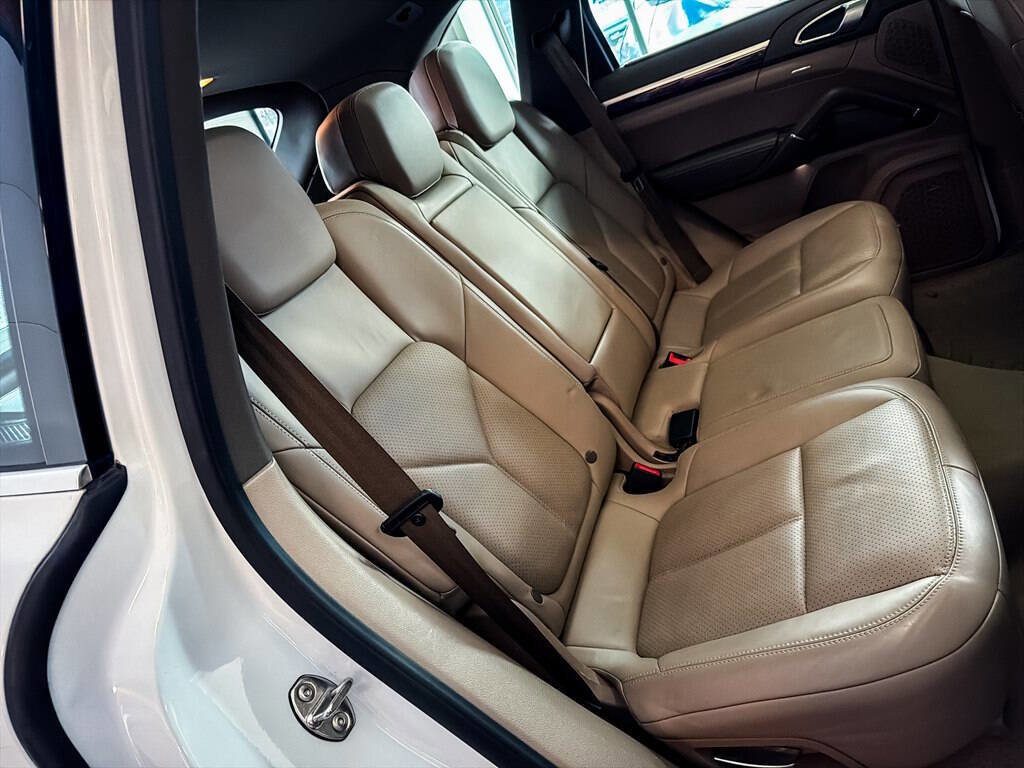Used 2013 Porsche Cayenne S image 26