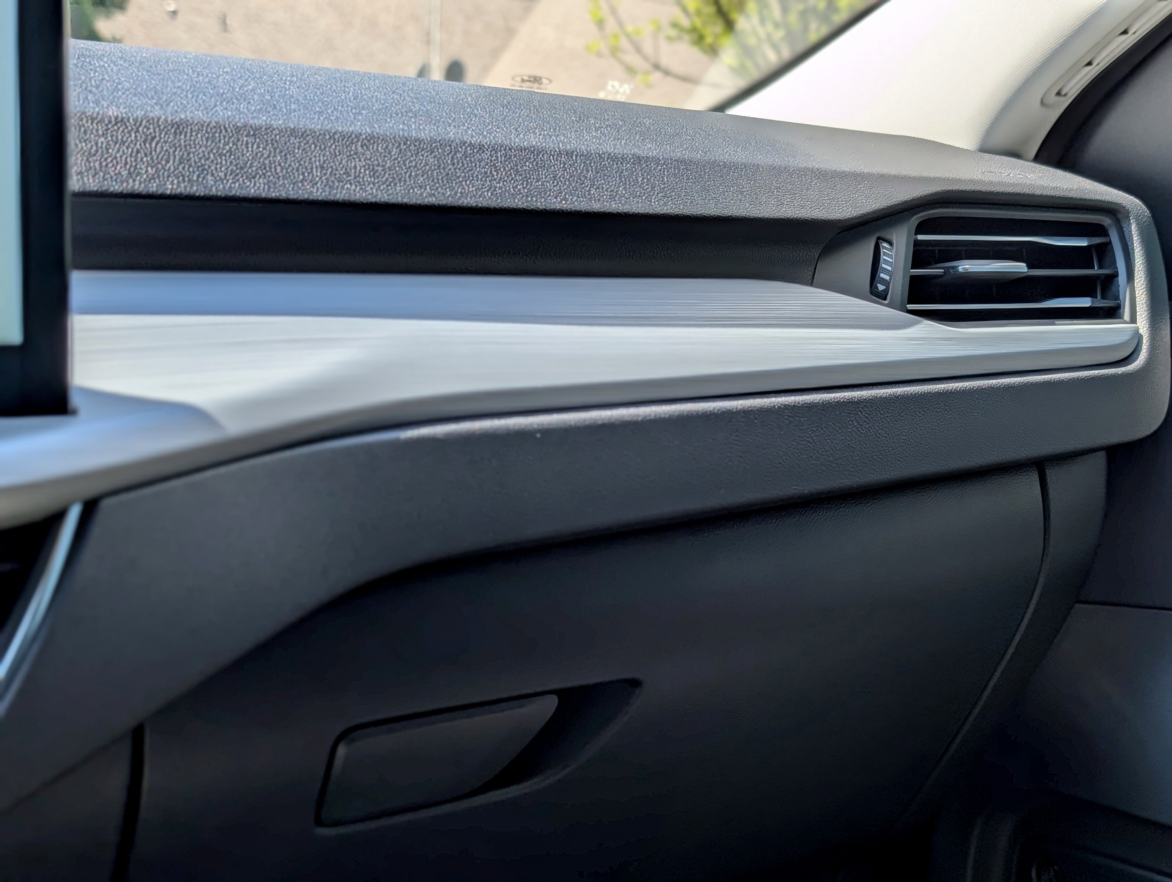 Used 2026 Ford Escape SE w/ PHEV Premium Package image 16