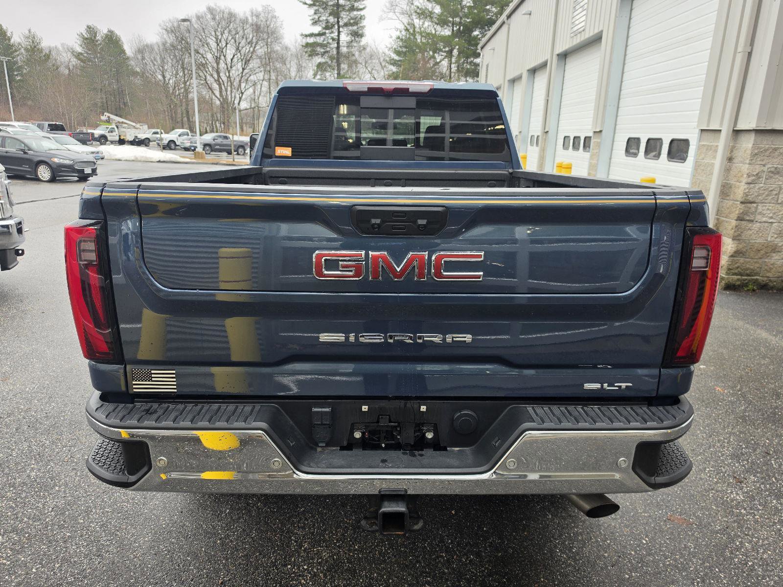 Used 2024 GMC Sierra 2500 SLT w/ SLT Convenience Package image 4