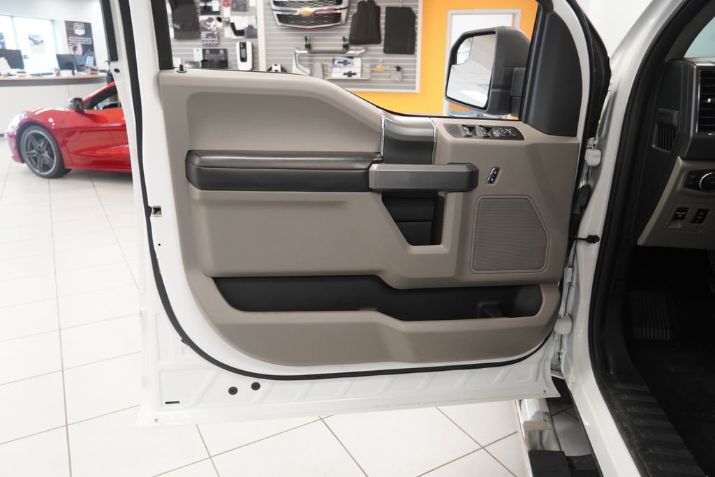 Used 2018 Ford F150 XLT w/ Equipment Group 302A Luxury image 5