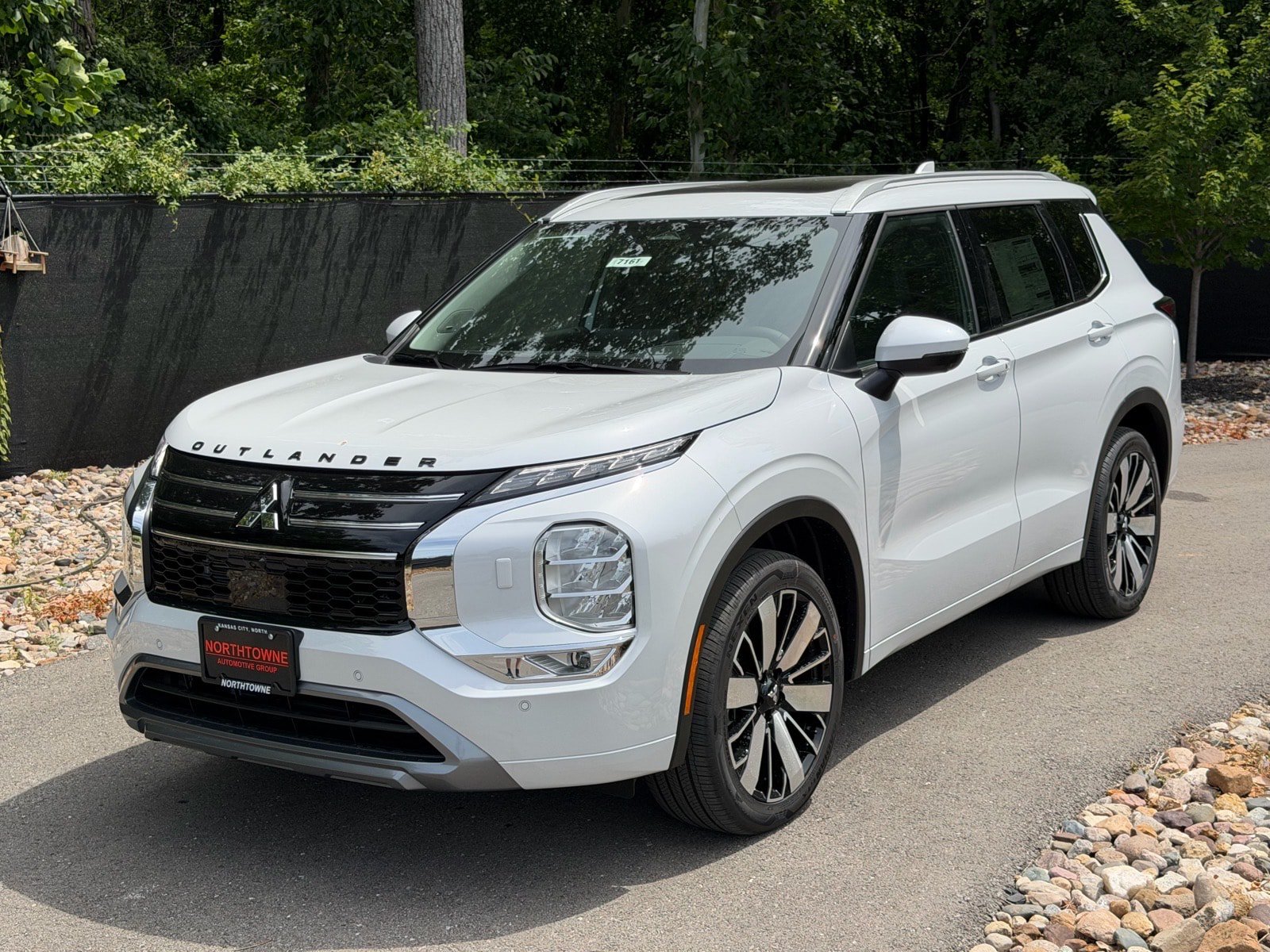 New 2026 Mitsubishi Outlander SEL AWD/4WD image 1