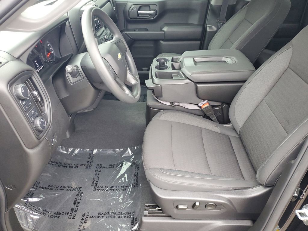 Used 2025 Chevrolet Silverado 1500 Custom image 5