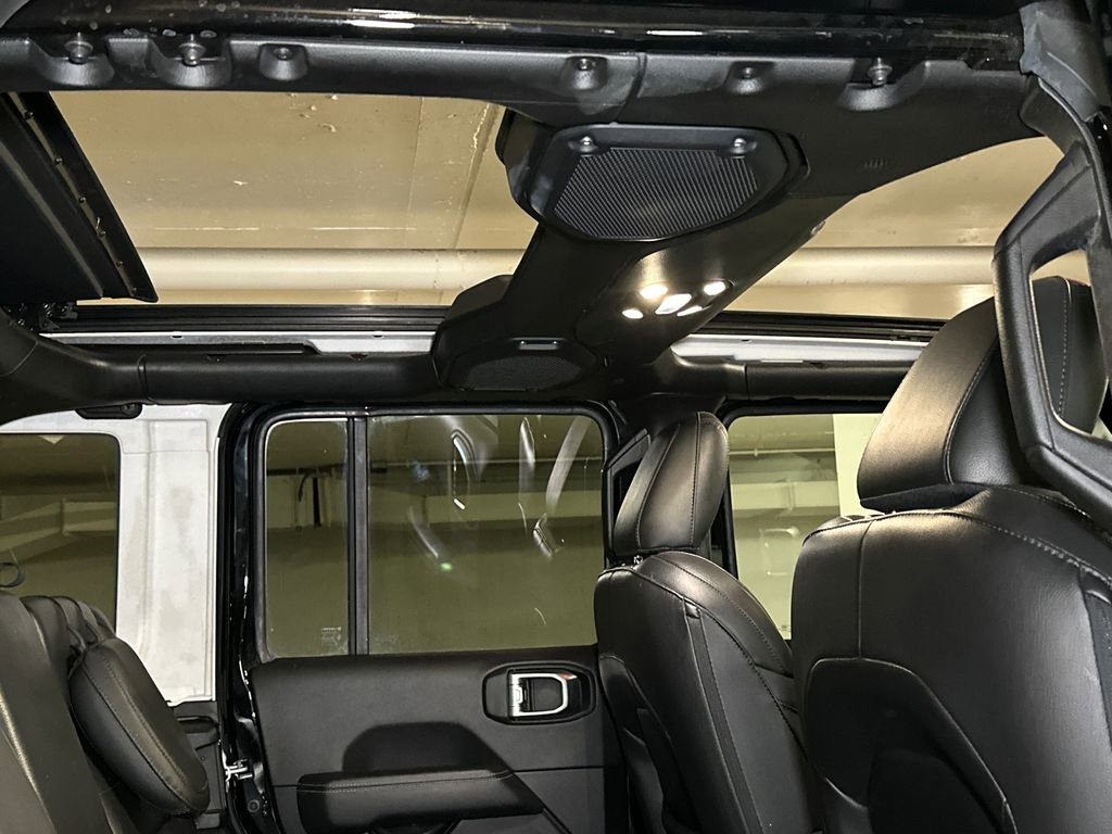 Used 2022 Jeep Wrangler Unlimited Sahara w/ Cold Weather Group AWD/4WD image 12