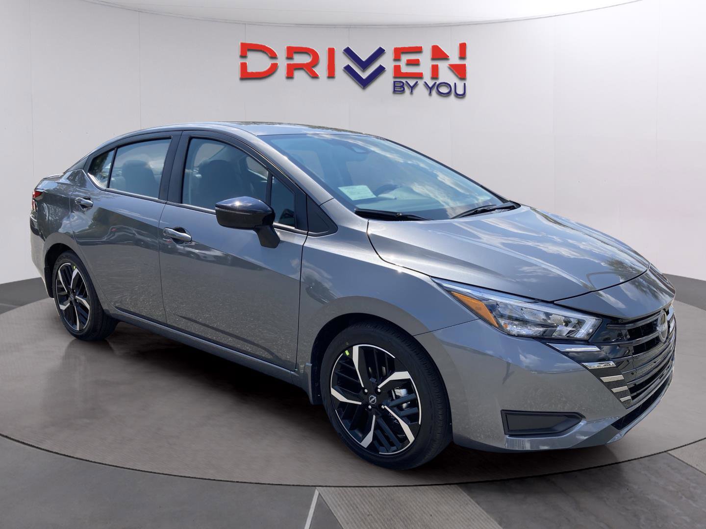 New 2025 Nissan Versa SR w/ Trunk Package image 9