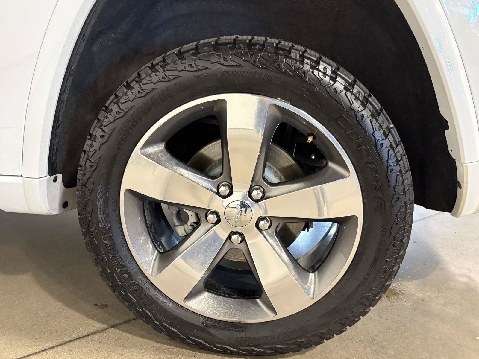 Used 2015 Jeep Grand Cherokee Overland AWD/4WD image 62