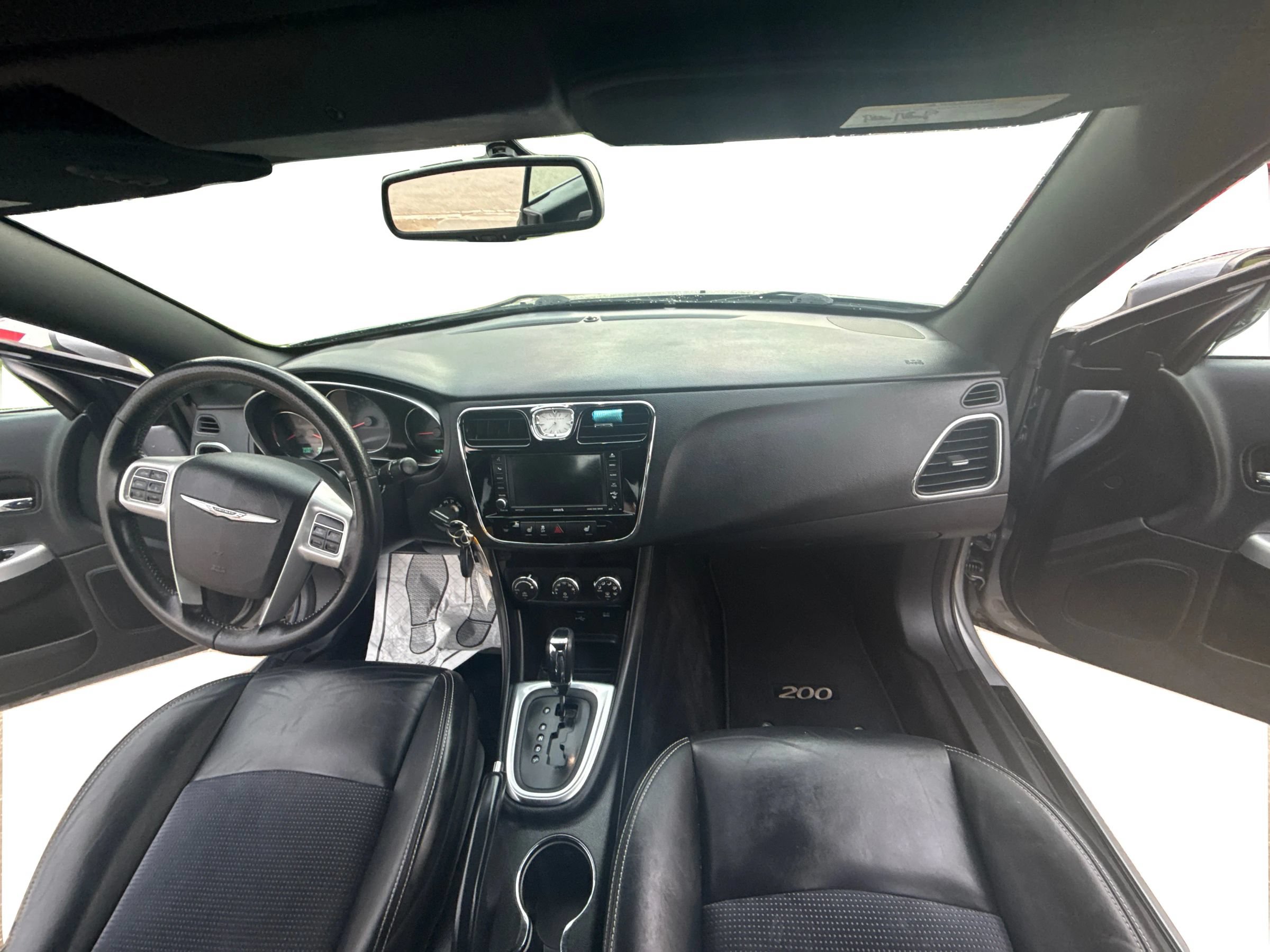 Used 2014 Chrysler 200 S FWD image 20