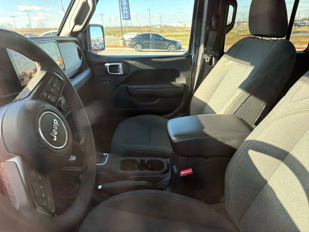 Used 2024 Jeep Wrangler Sport S image 12