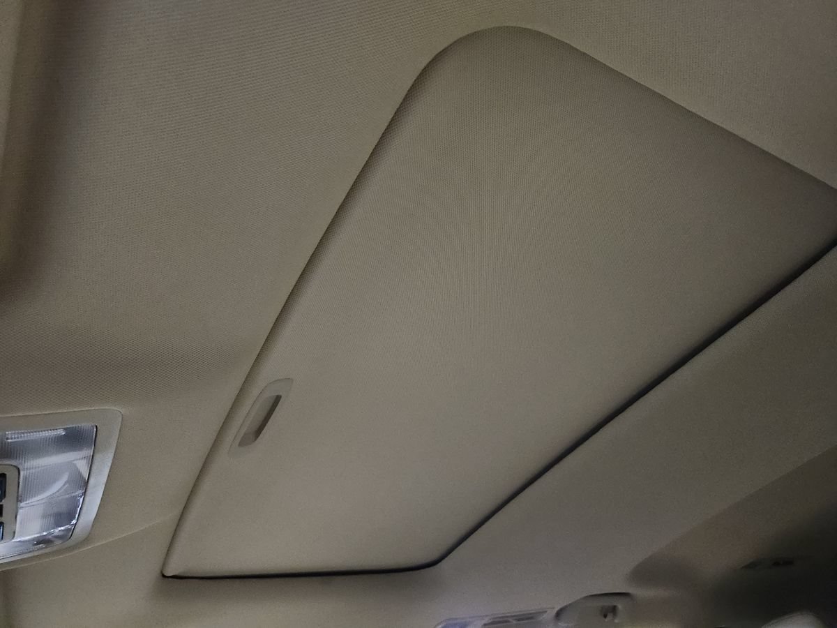 Used 2019 Toyota Highlander XLE FWD image 46
