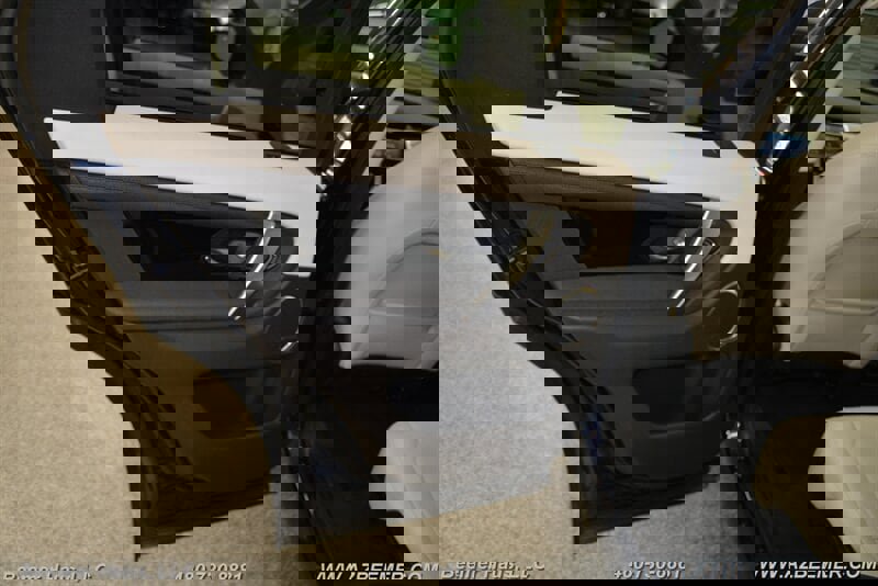 Used 2021 Land Rover Discovery Sport SE R-Dynamic image 38