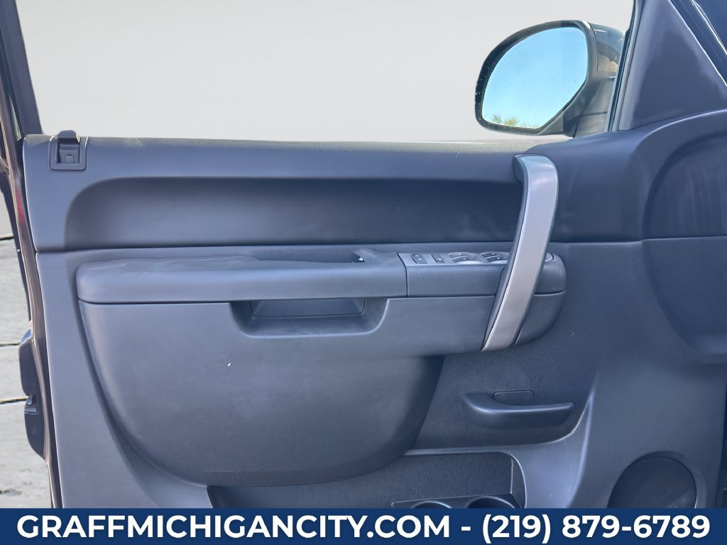 Used 2011 Chevrolet Silverado 1500 LT w/ All-Star Edition AWD/4WD image 9