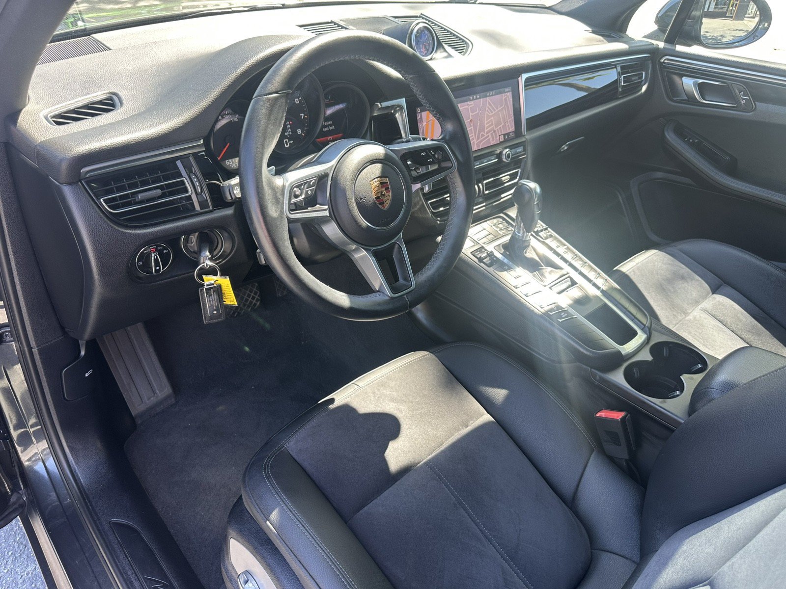 Used 2020 Porsche Macan AWD/4WD image 19