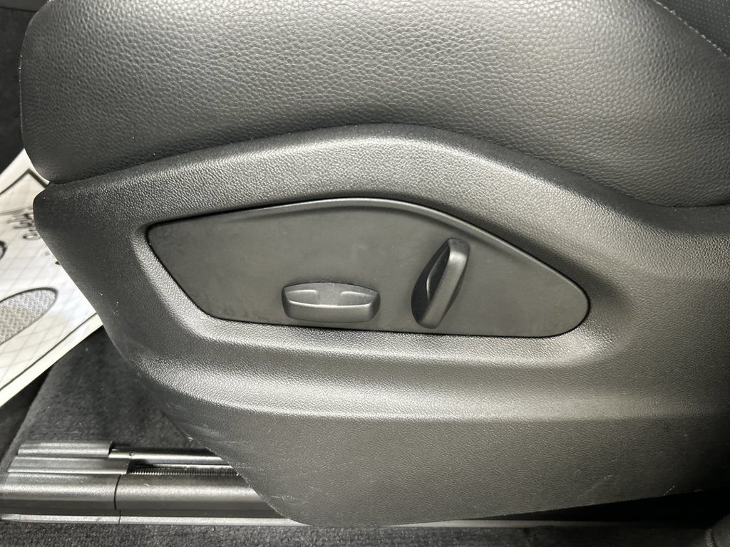 Certified 2024 Porsche Cayenne AWD/4WD image 10
