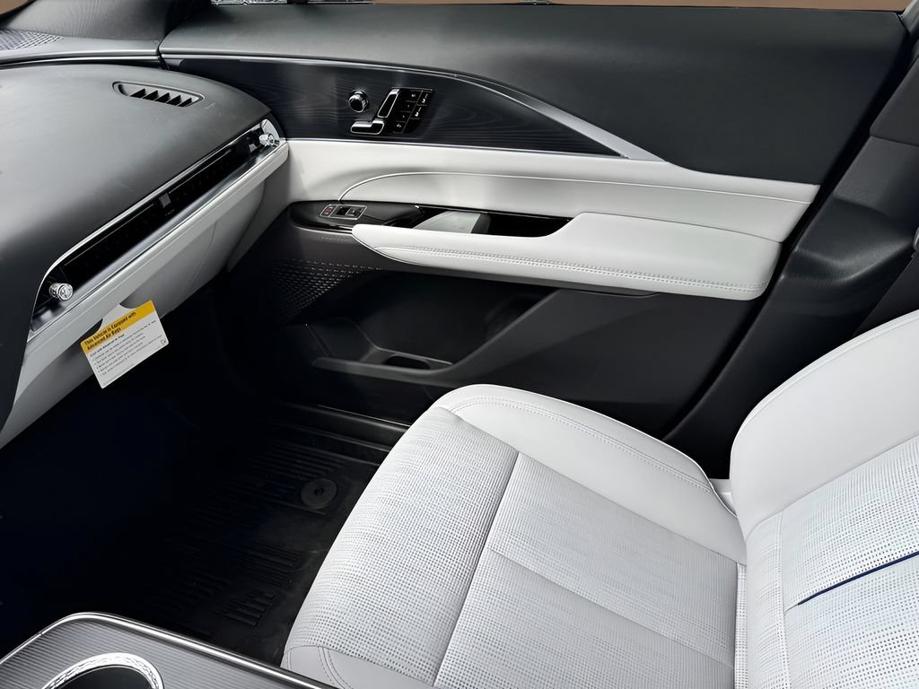 New 2026 Cadillac Lyriq Luxury w/ LPO, Floor Liner Package AWD/4WD image 27