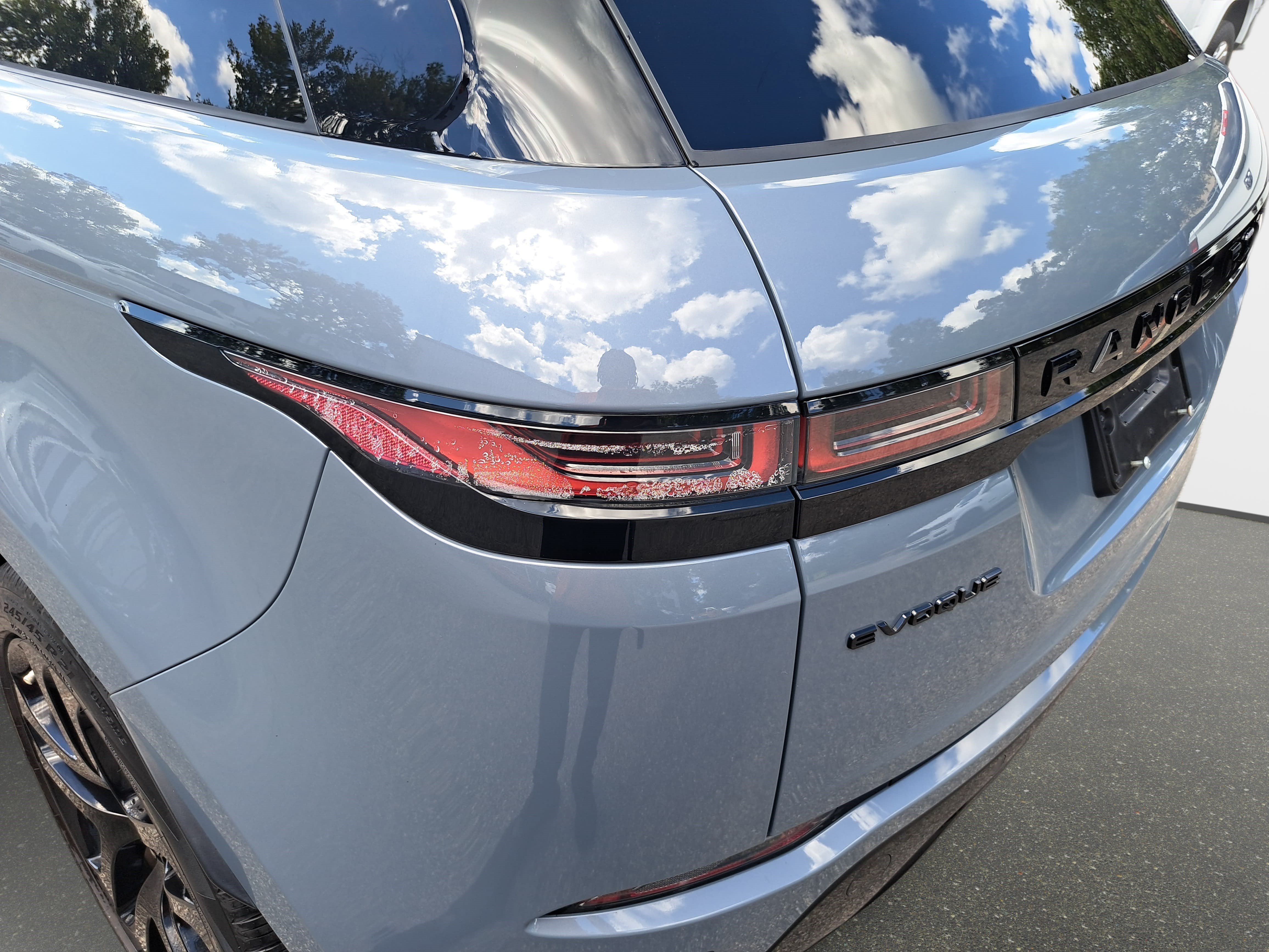Used 2022 Land Rover Range Rover Evoque R-Dynamic SE AWD/4WD image 34
