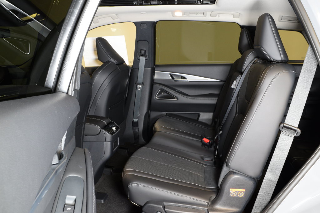 New 2027 INFINITI QX60 Luxe w/ Cargo Package AWD/4WD image 29