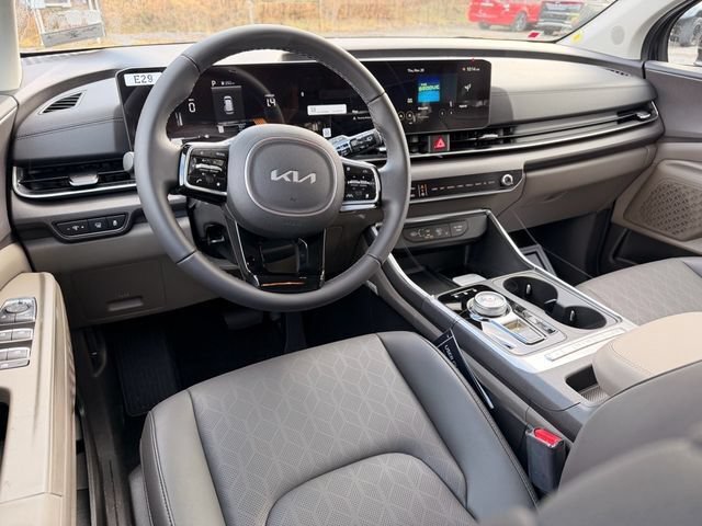 New 2026 Kia Carnival EX FWD image 5