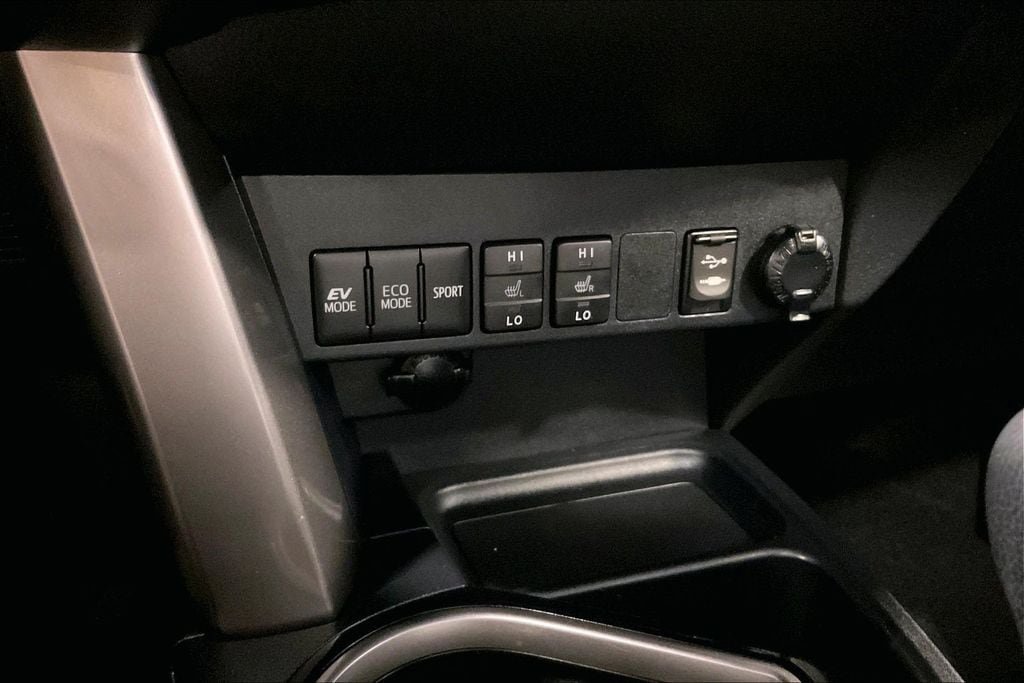 Used 2018 Toyota RAV4 Limited AWD/4WD image 15