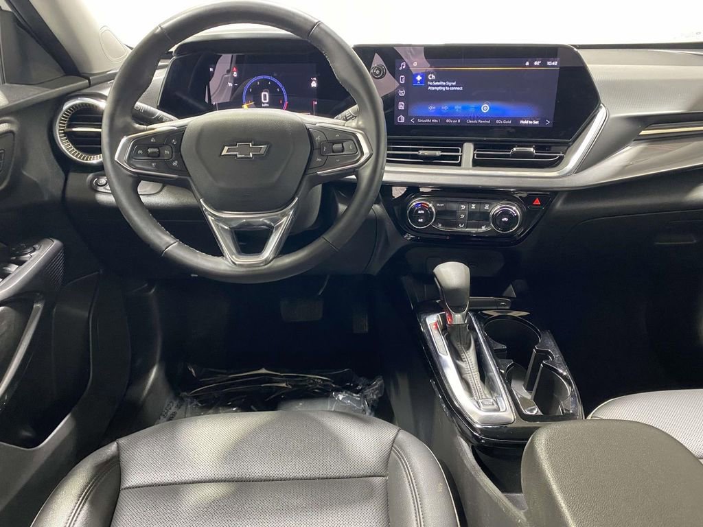Used 2024 Chevrolet Trax ACTIV w/ Driver Confidence Package image 10