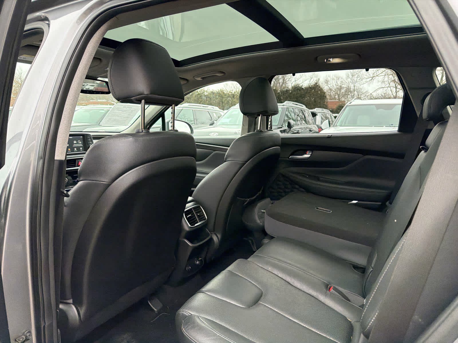 Used 2019 Hyundai Santa Fe Limited image 6